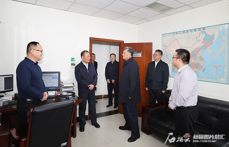 马兴瑞在自治区生态环境厅和自治区党委社会工作部调研