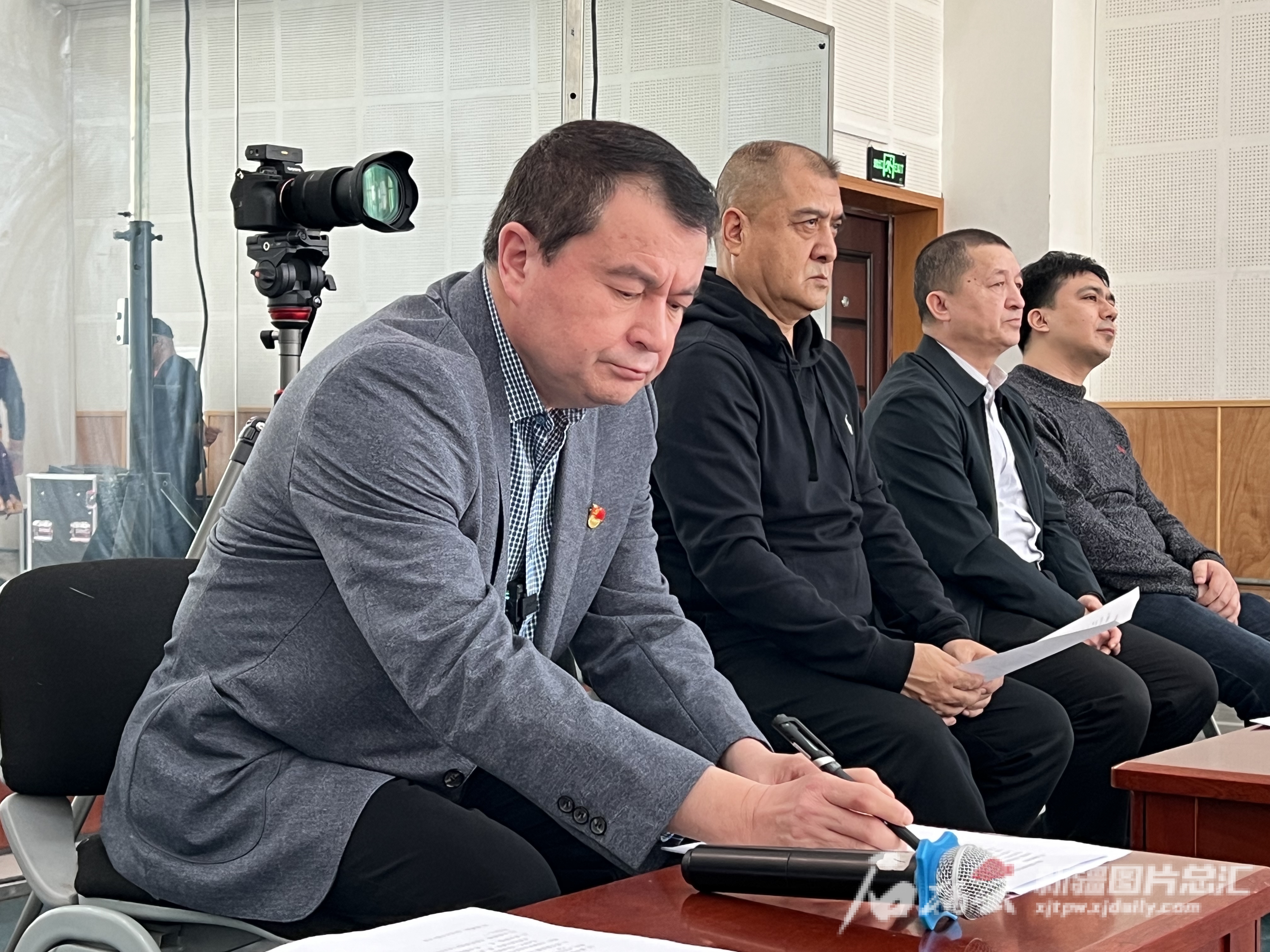 mmexport1677422617765