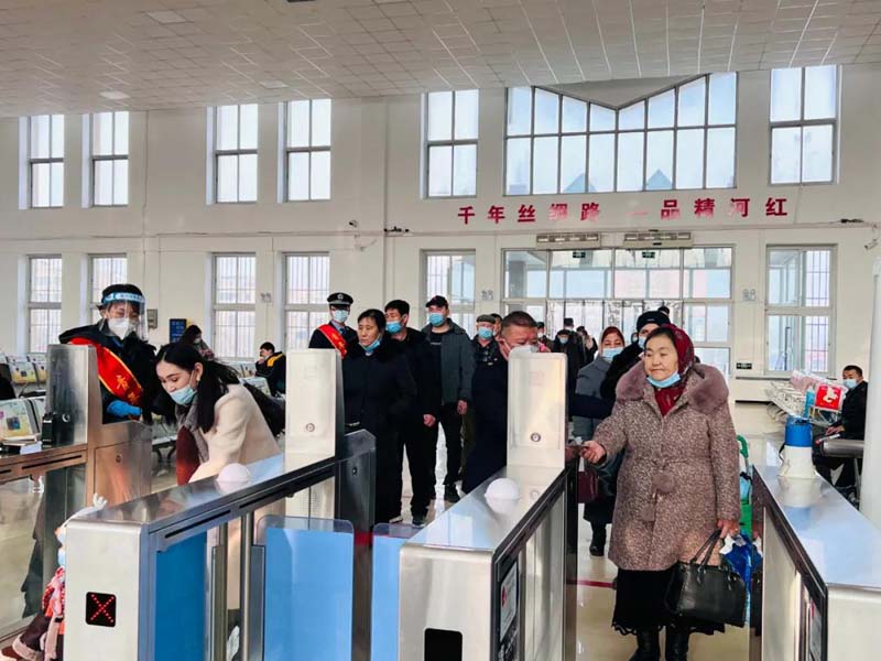 新春走基层丨精河县多措并举保障春运回家路