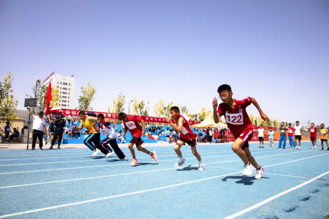 精河县2024年中小学生田径运动会开幕